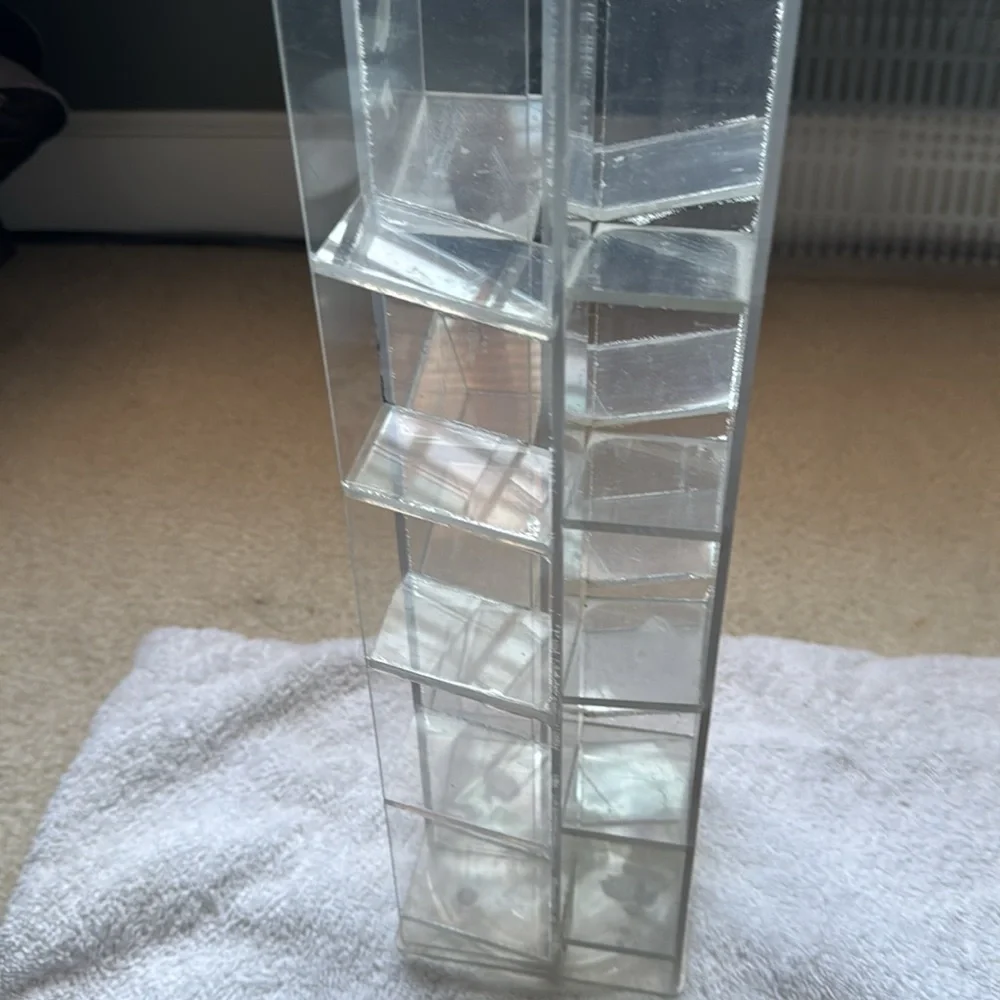 Nails polish 20 space organization